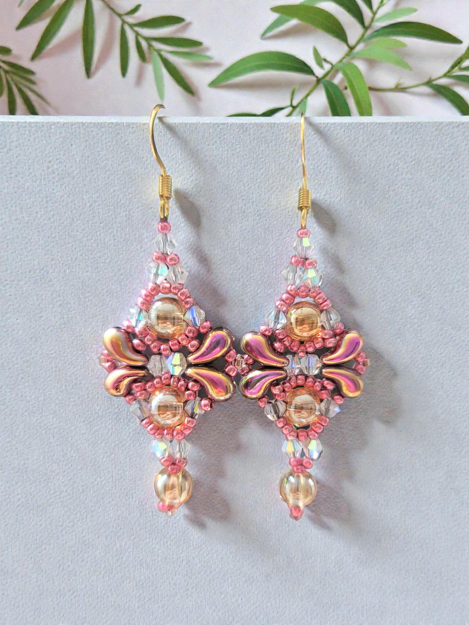 I SHINE -Earrings That Speak Light